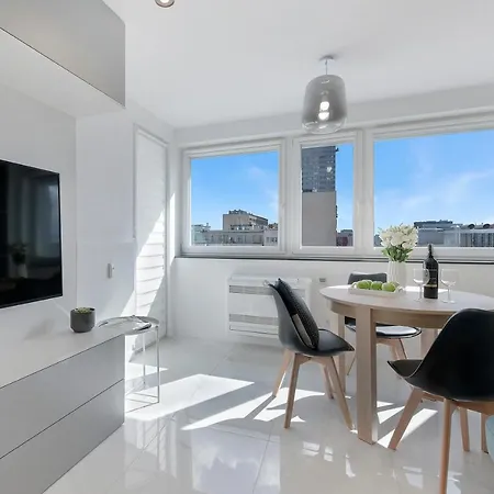Zgoda 13 P&o Serviced Apartment Warsaw